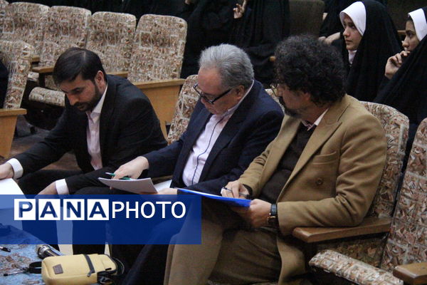 جشنواره هنرهای آوایی دانش‌آموزی یزد