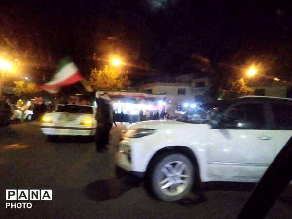 رژه خودرویی شبانه  در شهرستان کاشمر