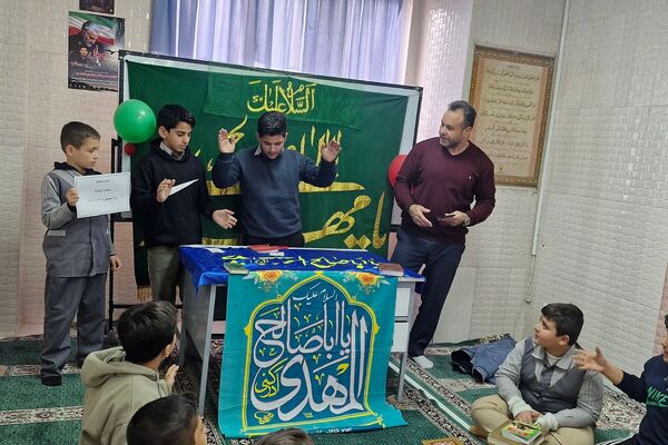 جشن دهه فجر و اعیاد شعبانیه در مدارس ناحیه دو شهرری 