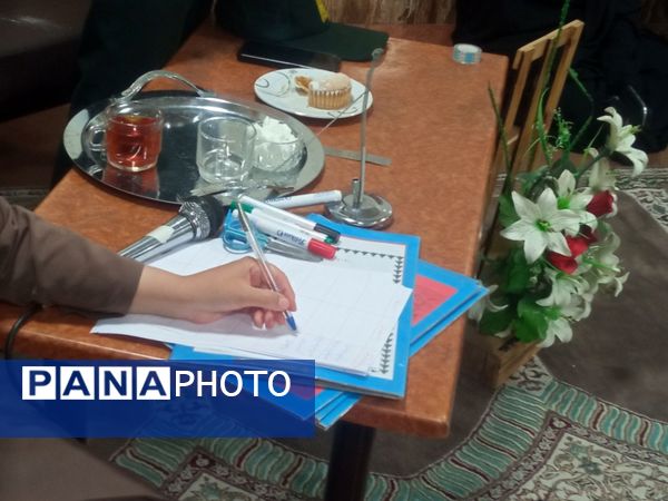 جلسه اولیا و مربیان در دبیرستان گلشن آزادی