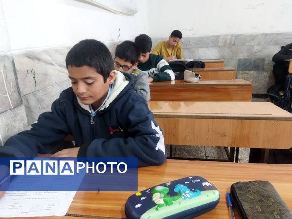 برگزاری امتحانات نوبت اول در دبیرستان نمونه دانش کاشمر