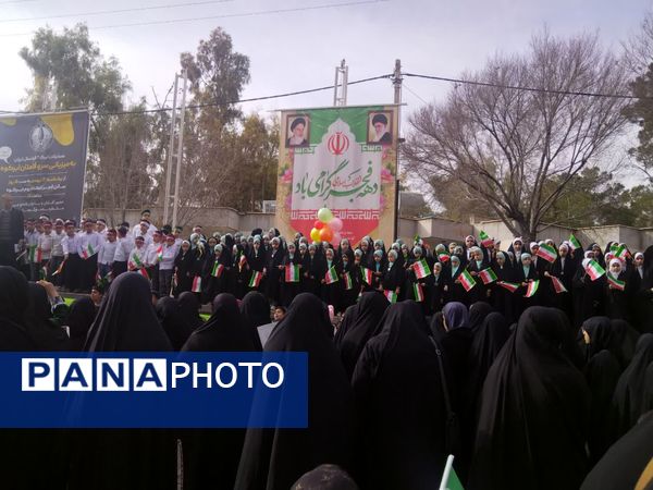 حضور پرشور دانش آموزان ابرکوه در راهپیمایی ۲۲ بهمن