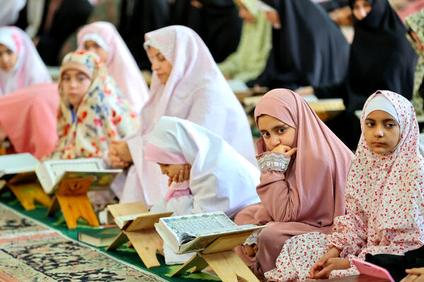 هم‌نشینی معنویت و تعلیم در مسجد