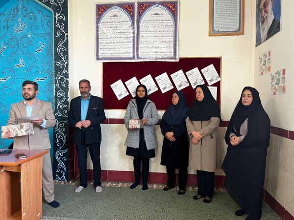 تجلیل از برگزیدگان مسابقات قرآنی 