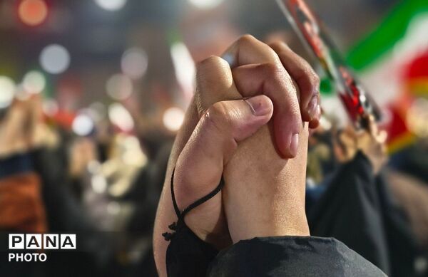  نور اتحاد در تاریکی دسیسه‌های دشمنان
