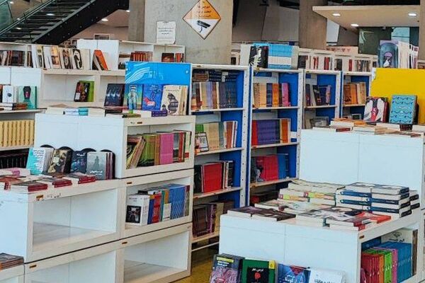 حضور دانش‌آموزان دبیرستان قلم چی ناحیه دو شهرری در اردوی باغ کتاب 