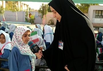 جشن شکوفه ها در مدرسه مشرف قم 