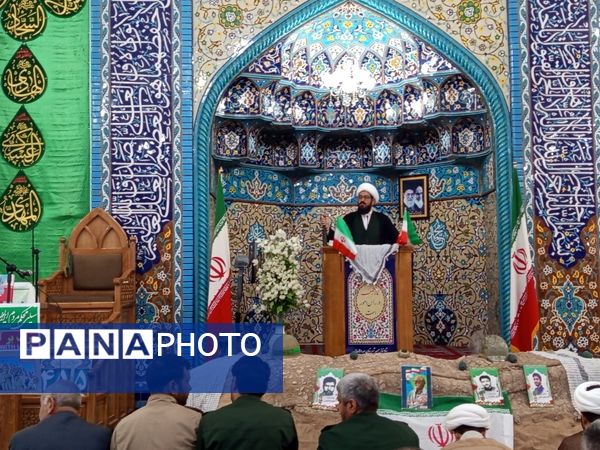 قدمی هم‌سنگر ایمان؛ از مدرسه تا صف نماز جمعه