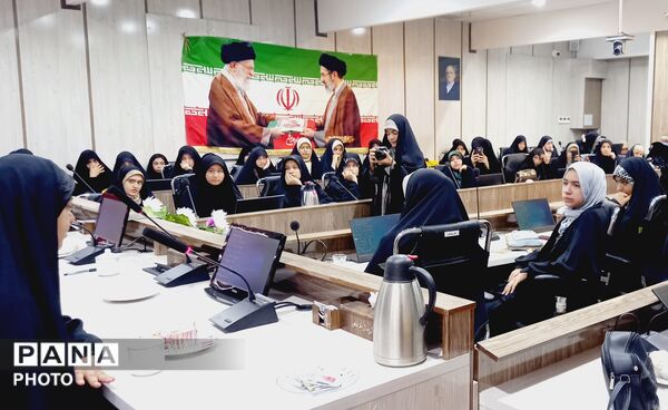 جلسه معارفه فرمانده و جانشینان بسیج دانش‌آموزی تبادکان