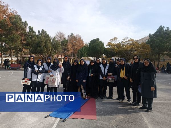 مانور زلزله در دبیرستان آرمینه مصلی نژاد