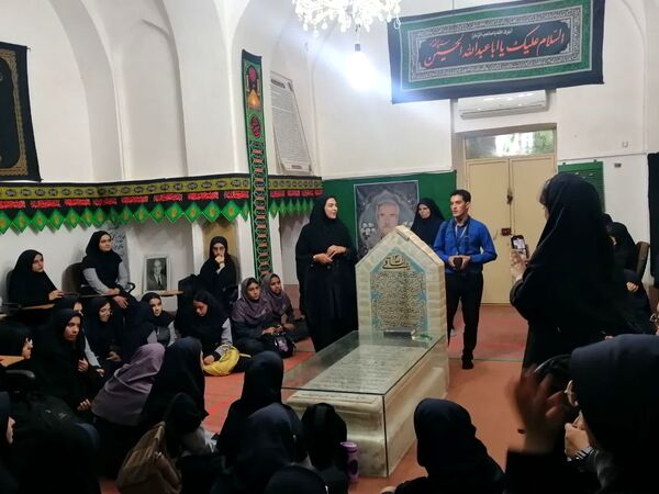 اردوی یزدگردی دانش‌آموزان پایه نهم دبیرستان فاطمه‌الزهرا (س)