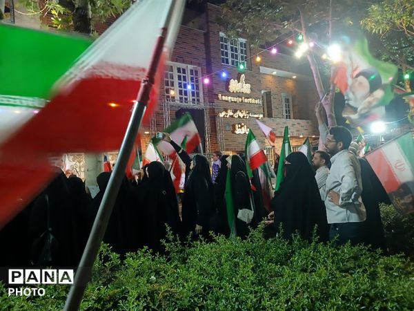 موج حماسه مشهدیان در بلوار احمد آباد 
