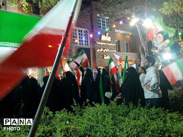 موج حماسه مشهدیان در بلوار احمد آباد 