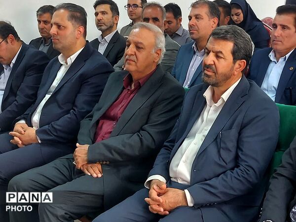 آغاز عملیات احداث کارخانه فرومنگنز و شهرک گلخانه‌ای در اسدآباد