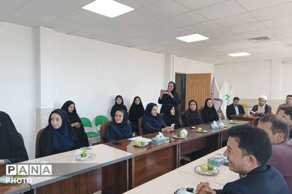 تکریم معاون سابق پرورشی و فرهنگی آموزش و پرورش خراسان شمالی