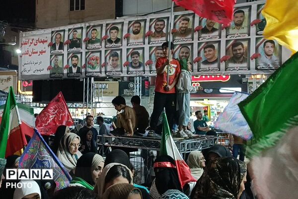 شور غدیر در میدان امام خامنه‌ای؛ اجتماع شبانه مردم شهرستان قدس جلوه‌ای از عشق به ولایت