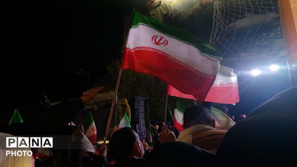 جلوه‌هایی از حماسه حضور در میدان انقلاب