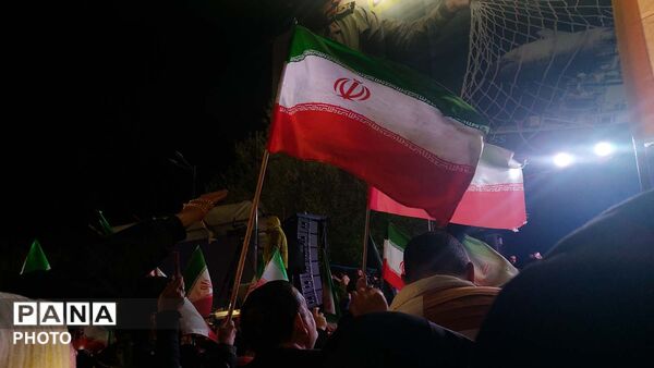 جلوه‌هایی از حماسه حضور در میدان انقلاب