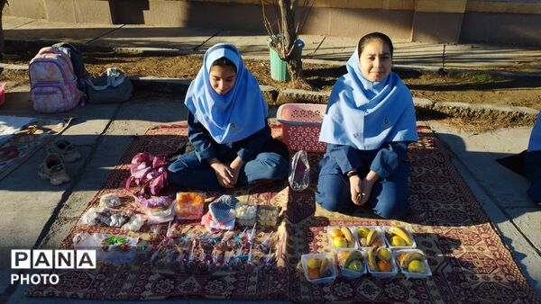 بازارچه دانش آموزی در مدرسه فرهنگ سردار شهید عبدی خلیل آباد