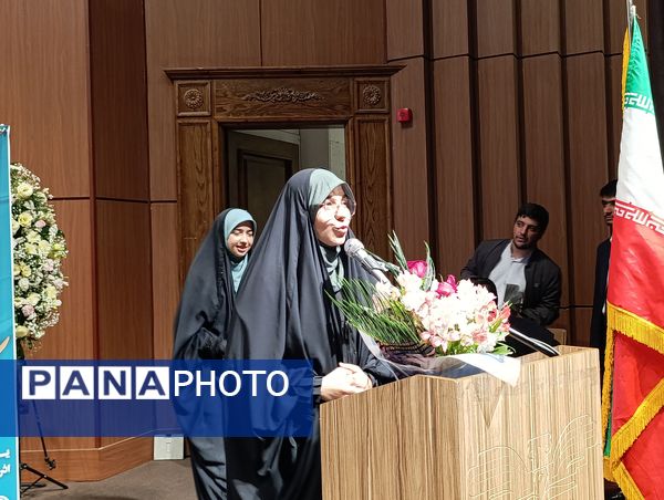 مراسم تقدیر از دانش‌آموزان و مدیران مدارس فعال در طرح گام‌های عاشقی