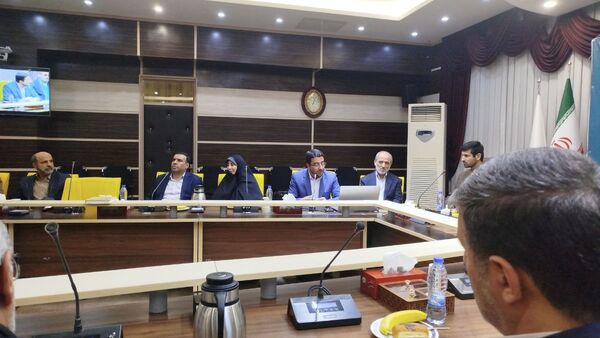 نشست هم‌اندیشی اساتید قرآنی با مسئولان وزارت آموزش و پرورش در تبریز