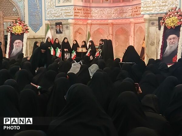 اجتماع بیعت بانوان با رهبر انقلاب اسلامی  در حرم مطهر رضوی