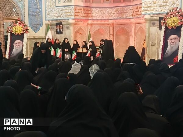 اجتماع بیعت بانوان با رهبر انقلاب اسلامی  در حرم مطهر رضوی
