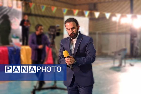 برگزاری برنامه میدان انقلاب بمناسبت دهه فجر در شهرستان باشت