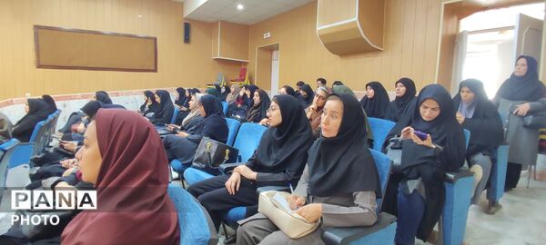 کارگاه آموزشی فرصت های متنوع یادگیری آموزگاران ابتدایی در کانون سمیه شهرستان شیروان 