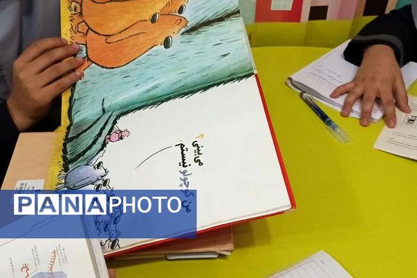  بازدید هدفمند دانش‌آموزان ورامینی از کتابخانه عمومی