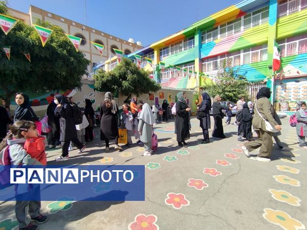 اغاز سال تحصیلی در دبستان دخترانه ربابه اکبرزاده