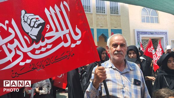 برپایی موکب‌ «جاماندگان عشاق الحسین» سازمان دانش‌آموزی یزد در نجف‌آباد