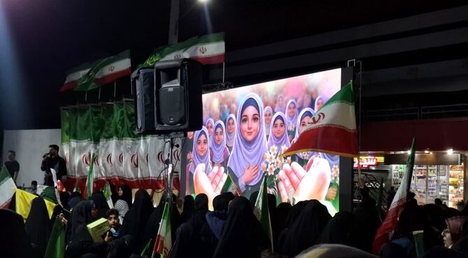 تجمع مردم لارستان در همدردی با خانواده شهدای میناب
