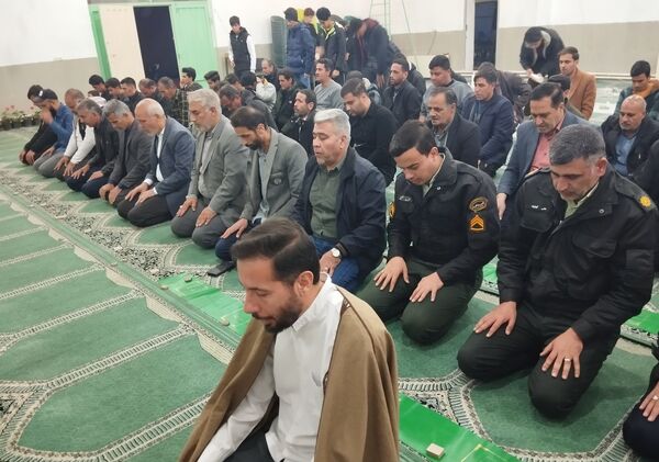   ضیافت افطاری و محفل قرآنی در دبیرستان شهید مطهری شهر حسن آباد جرقویه علیا