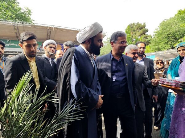 بازدید معاون پرورشی و فرهنگی وزارت آموزش و پرورش از نمایشگاه دستاوردهای کانون‌های فرهنگی تربیتی استان بوشهر