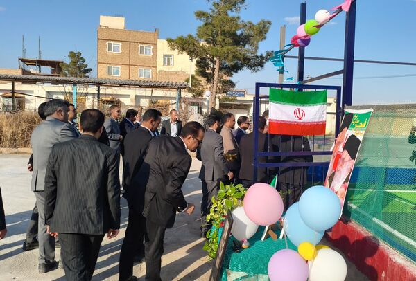 از دنیای دیجیتال تا مستطیل سبز؛ تحول دوجانبه در آموزشگاه نرجس