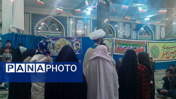 وقتی دانش‌آموزان میزبان جشن دهه فجر می‌شوند