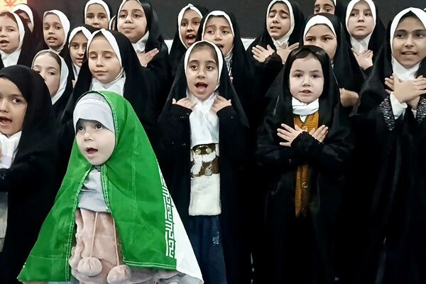 جشن باشکوه ایام الله دهه فجر در بهارستان‌دو