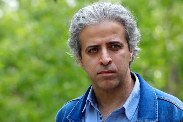 ایوب آقاخانی: فضای زرد آموزشگاه‌ها مانع رشد آموزش هنر شده است