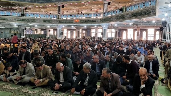 میعادگاه دانش‌آموزان با نماز جمعه