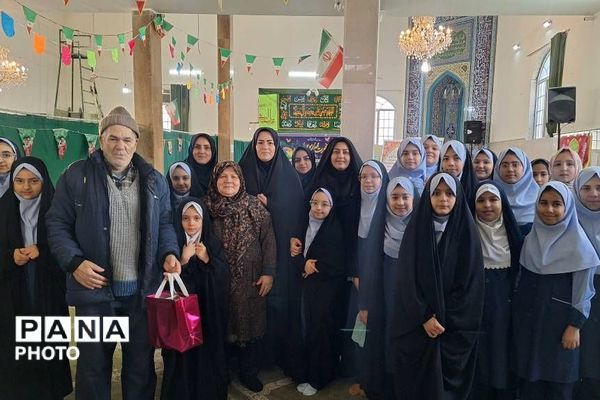 غبارروبی مساجد به مناسبت آغاز ماه مبارک رمضان توسط دانش‌آموزان ناحیه دو شهرری 