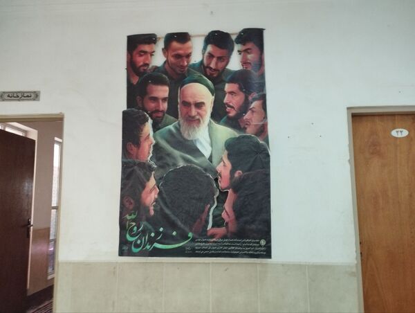 طنین شعرهای محلی در همایش شعر نهاوند
