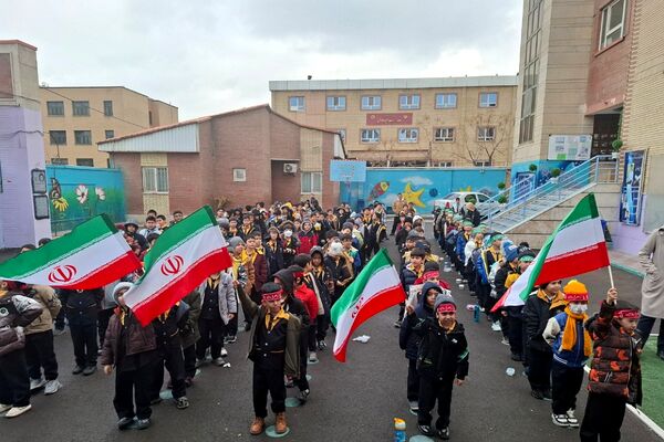 حضور پرشور دانش‌آموزان مدارس ناحیه 2 شهرری در جشن پیروزی مردم غزه 