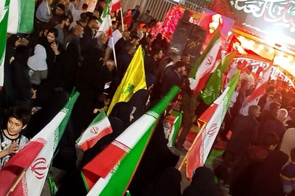 فیروزآباد وفادار به رهبر شهید