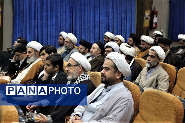 تجلیل از خادمان و فرهنگ‌یاران نماز در قم