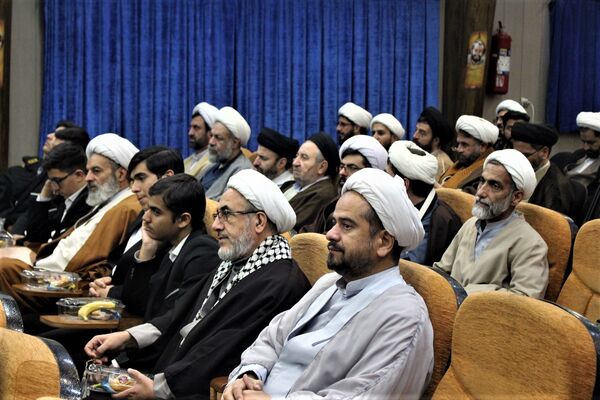 تجلیل از خادمان و فرهنگ‌یاران نماز در قم