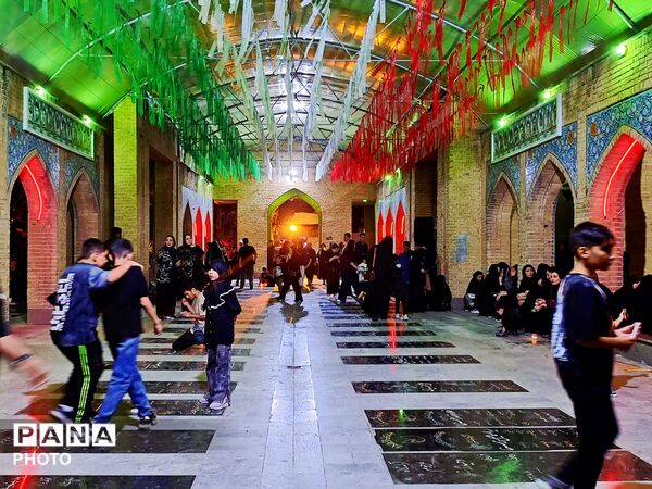 شب‌های نورانی سوگ و همدلی مردمان؛ در گلزار شهدای عباس آباد شهریار