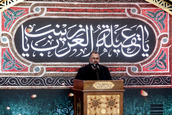 قرائت دعای‌ام داوود در حرم مطهر رضوی 