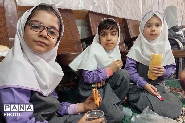 سفره احسان امام حسن مجتبی(ع) دردبستان شهید کلانتری بهارستان‌دو