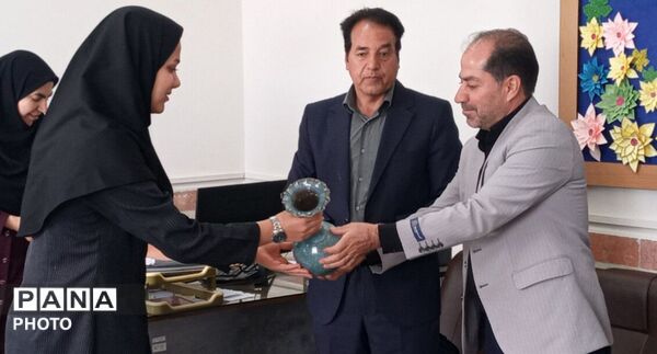 تجلیل از مقام شامخ فرهنگیان منطقه سردرود